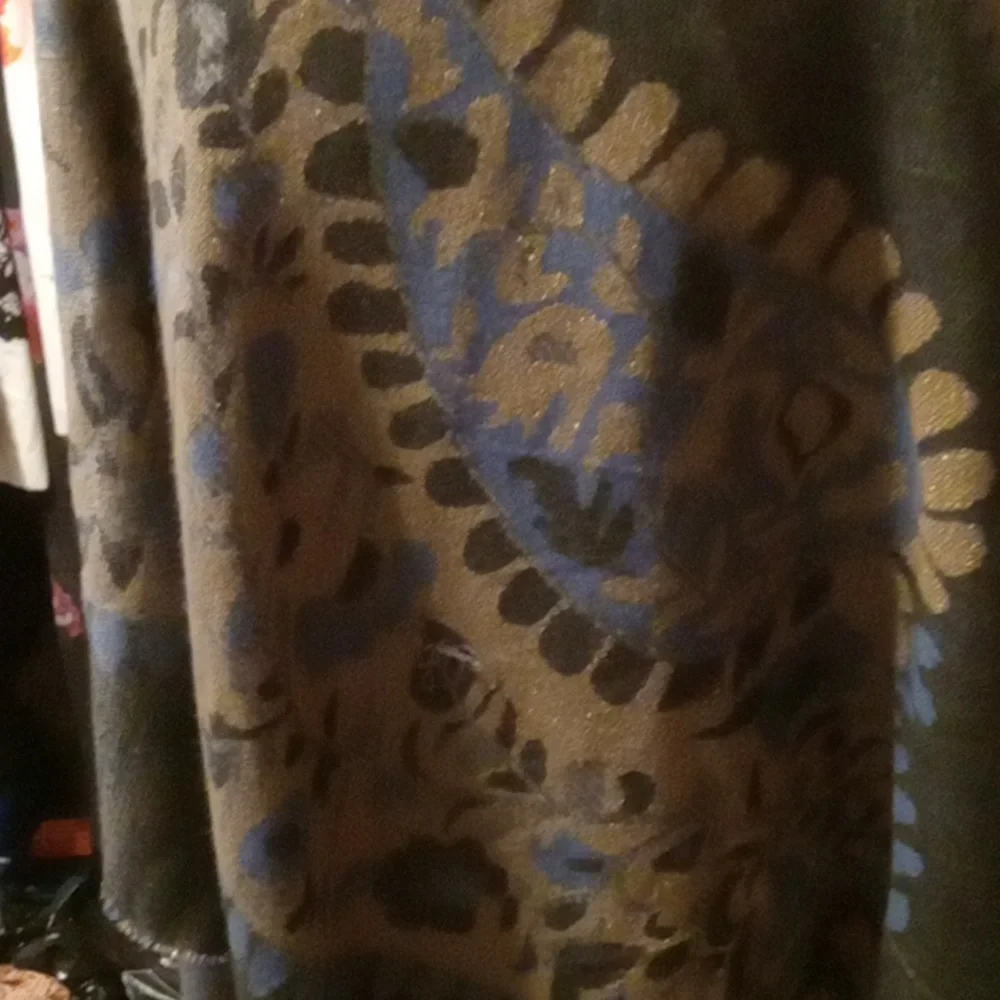 Accessory Poncho/ cardigan - Picture 3 of 4